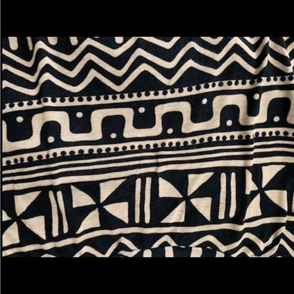 Women’s Black & Tan Printed Sheer Back Top NWOT Size S - Picture 2 of 5